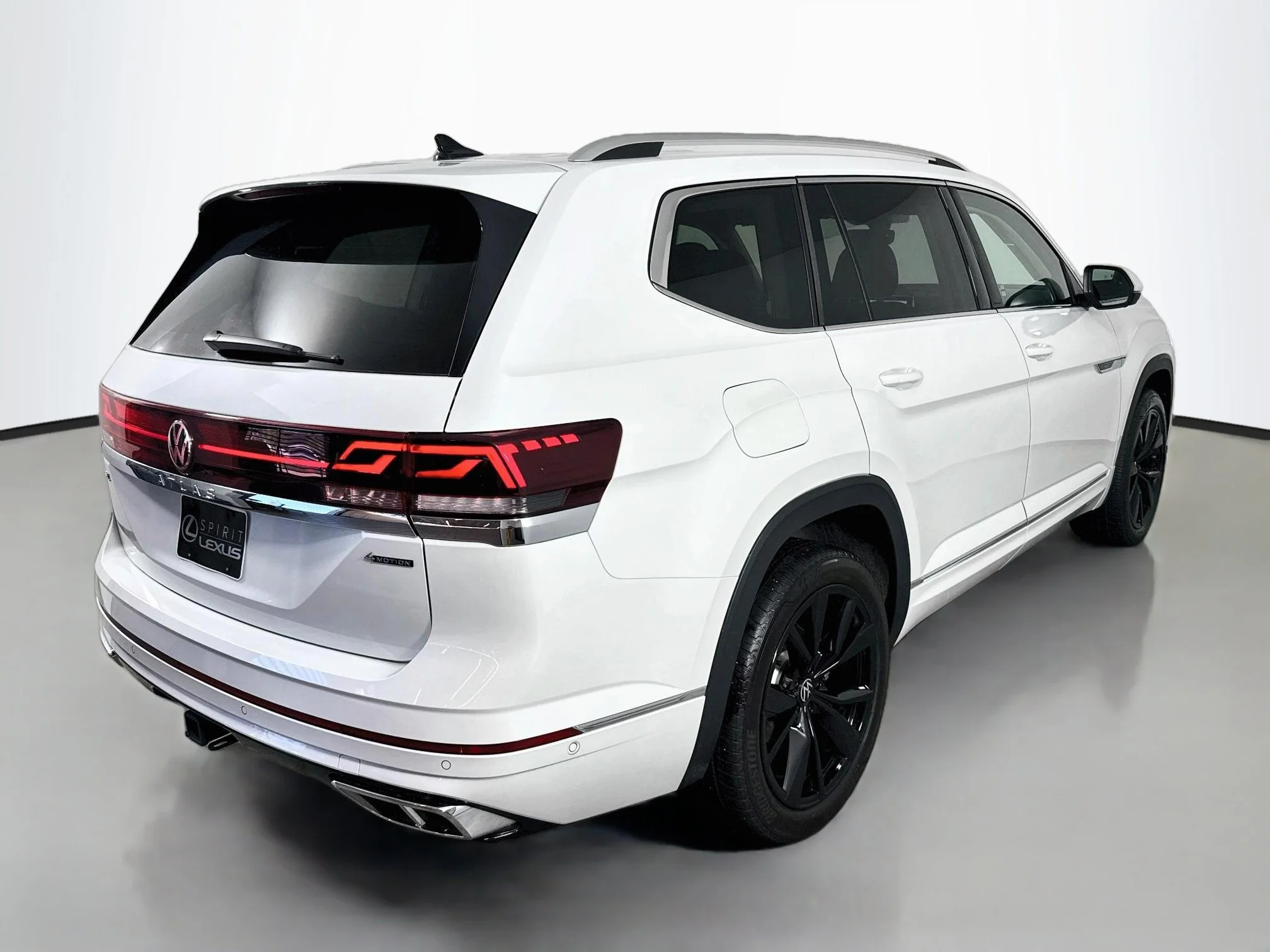 Used 2024 White Volkswagen 2.0T SEL Premium R-Line image 7