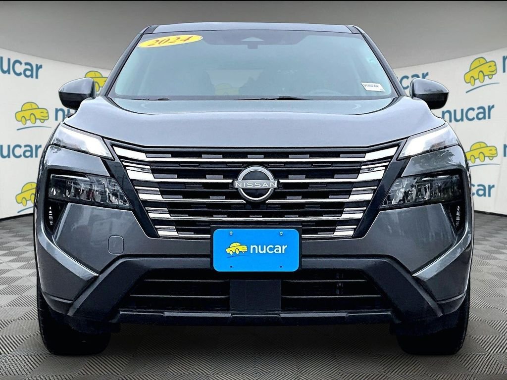 Used 2024 Gray Nissan SV image 2