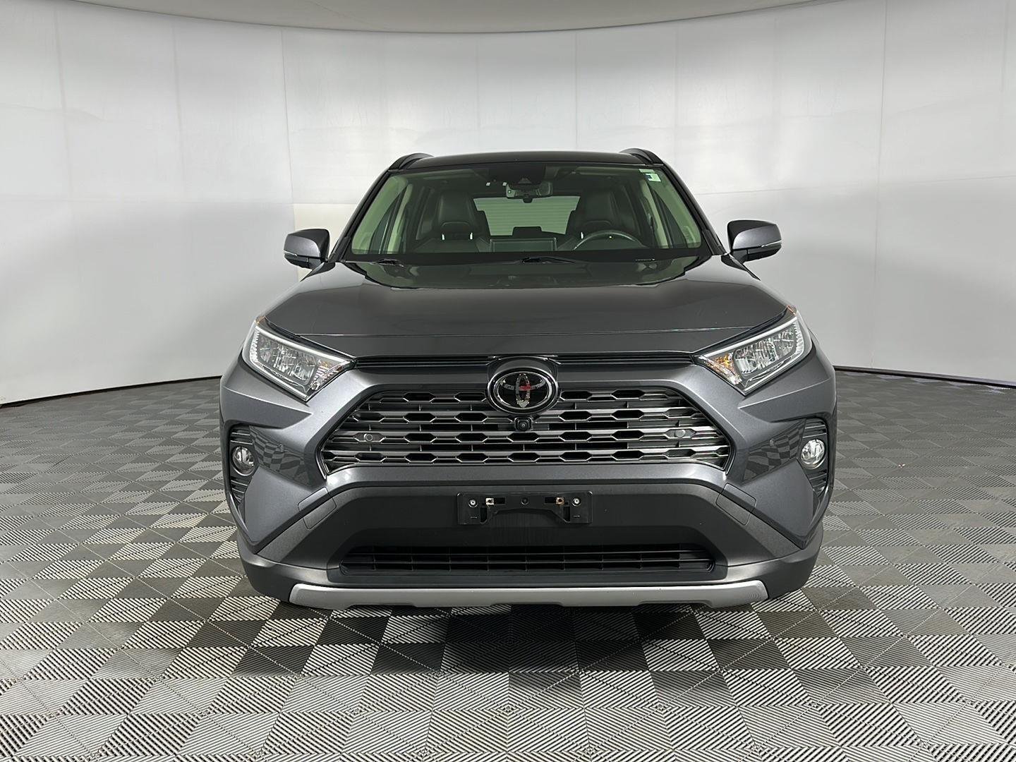 Used 2019 Magnetic Gray Metallic Toyota Limited image 2
