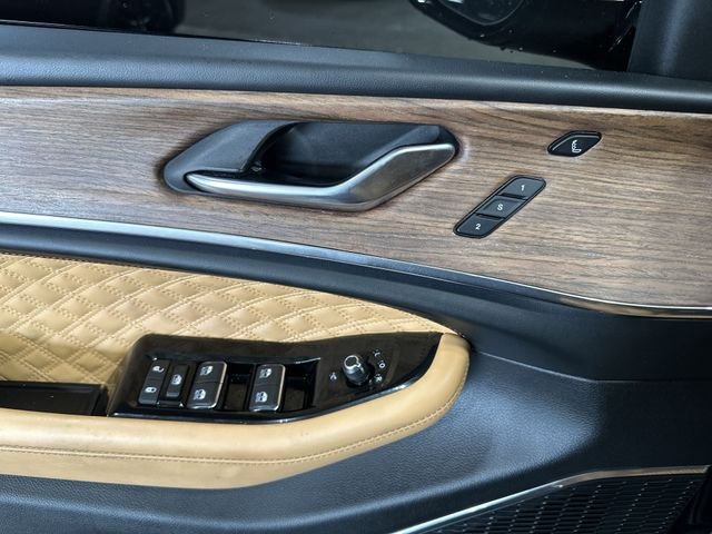 Used 2021 Black Jeep Summit image 19