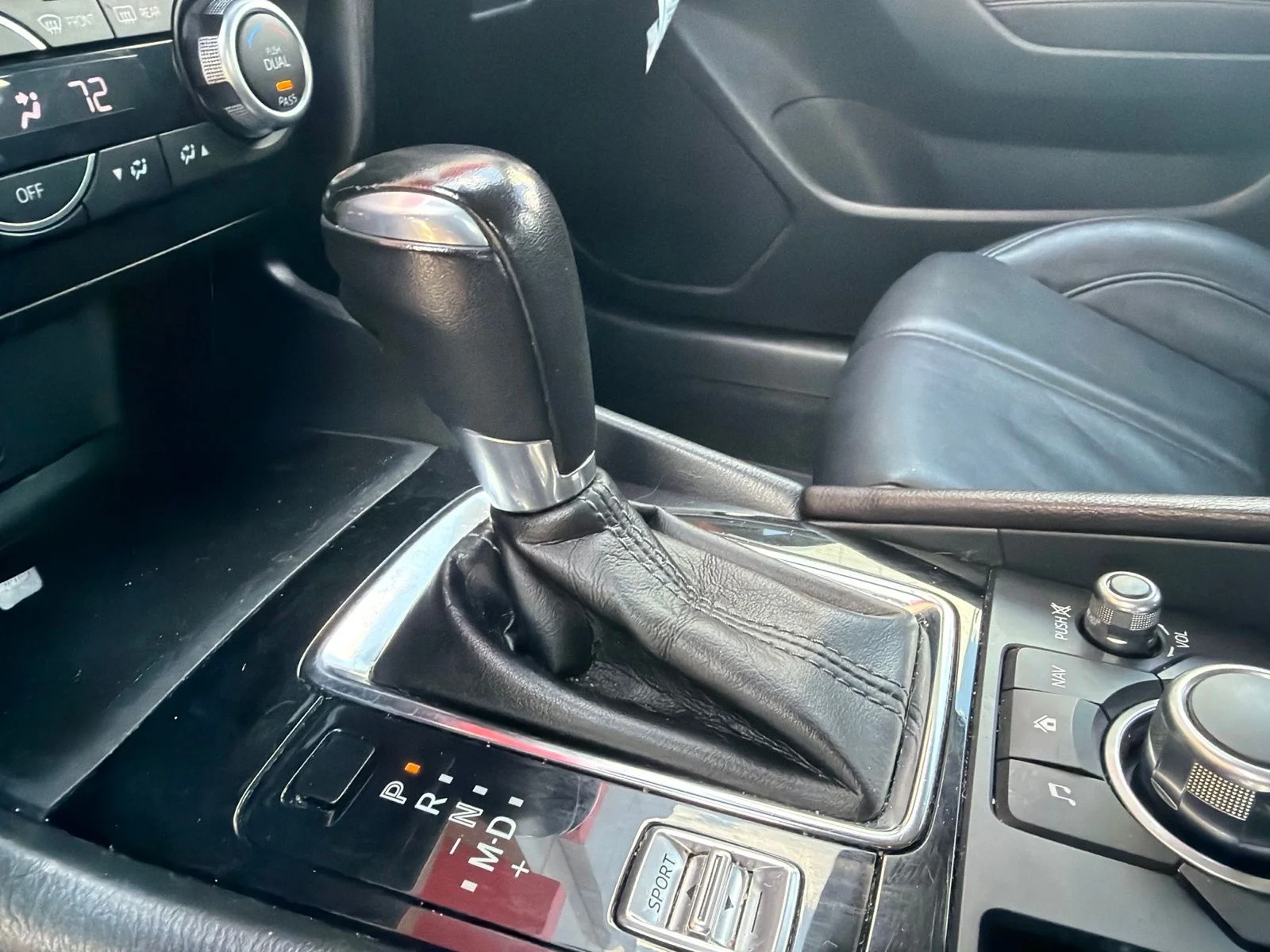 Used 2018 White Mazda Touring image 10