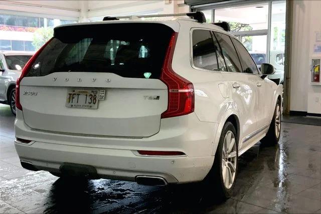 Used 2018 White Volvo T6 Inscription image 6