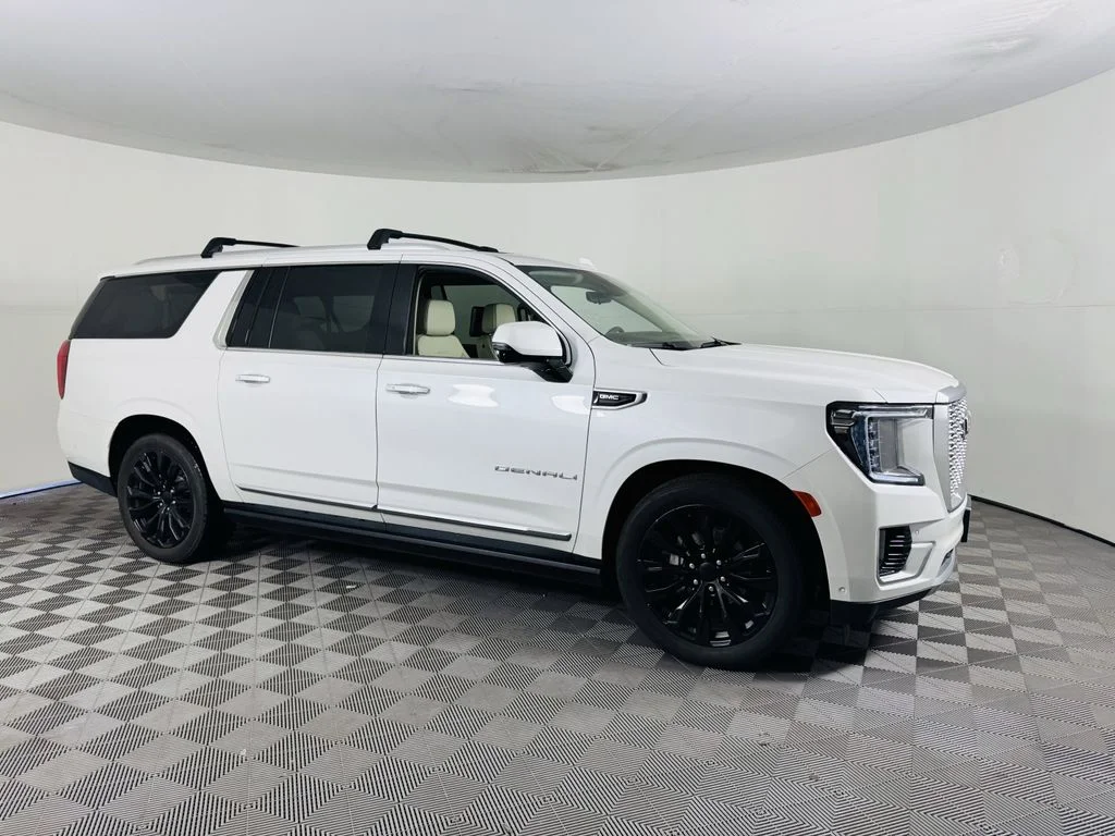 Used 2023 White GMC Denali image 2