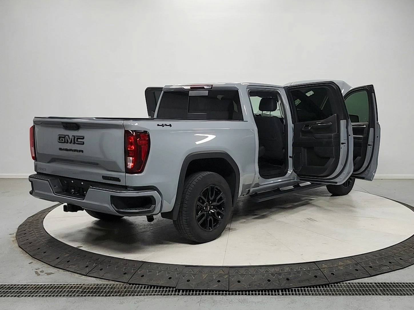 Used 2024 Gray GMC Elevation image 15