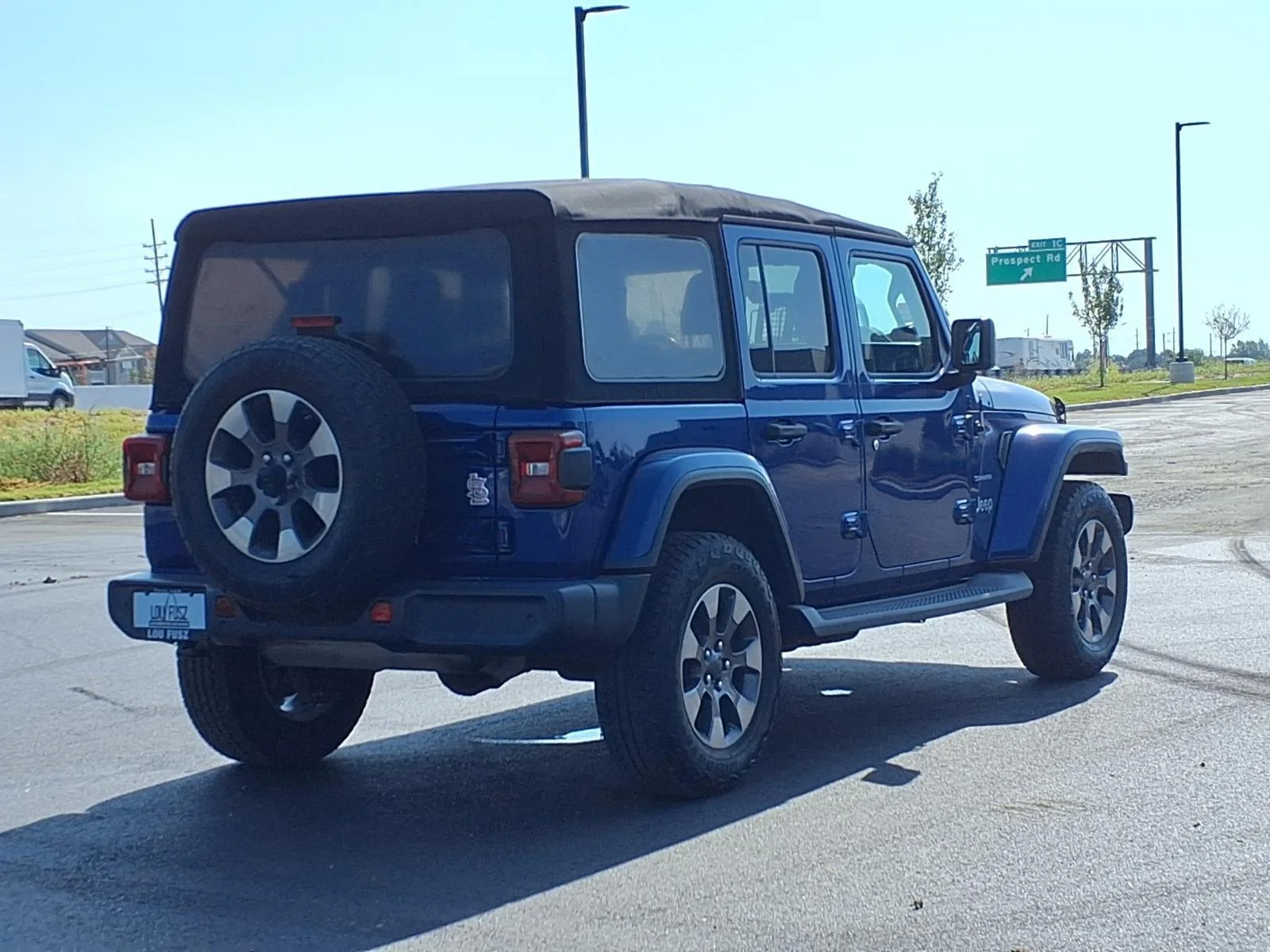 Used 2018 Ocean Blue Metallic Clearcoat Jeep Sahara image 27