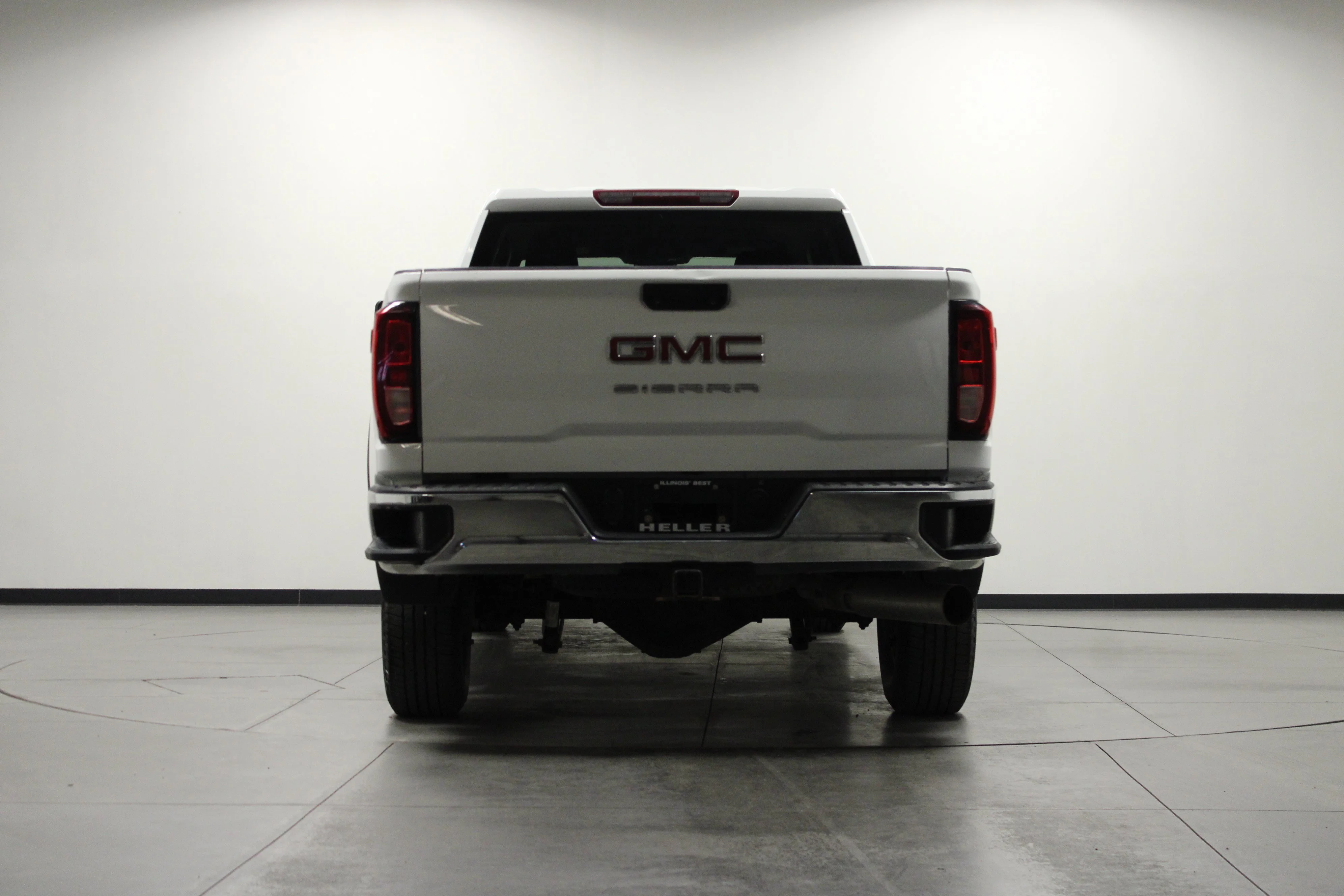 Used 2024 Summit White GMC Pro image 5
