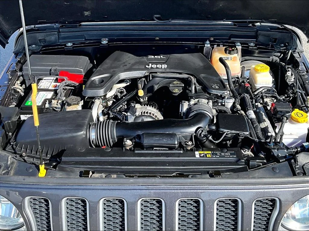 Used 2019 Gray Jeep Unlimited Sahara image 11