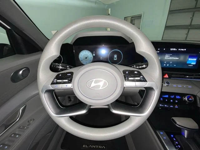 Used 2024 White Hyundai SEL image 14