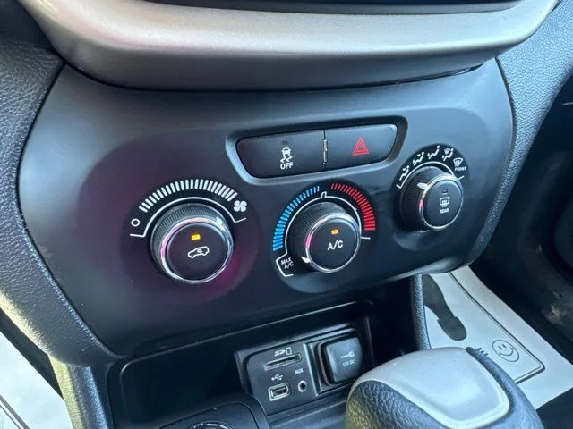 Used 2016 White Jeep Sport image 20