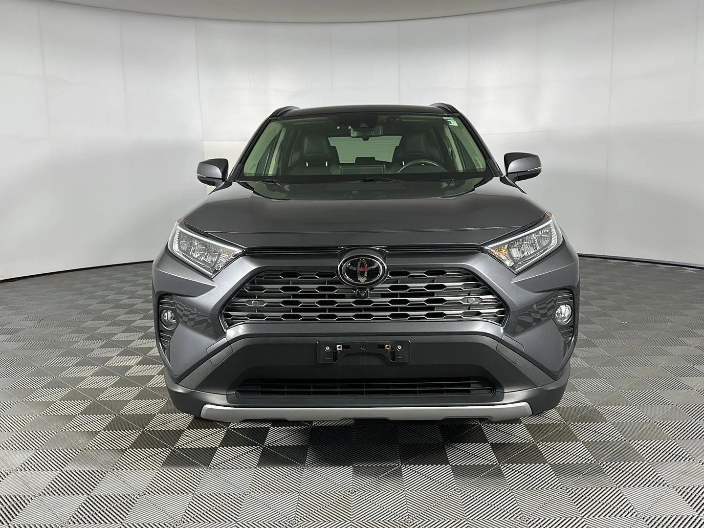 Used 2019 Magnetic Gray Metallic Toyota Limited image 2