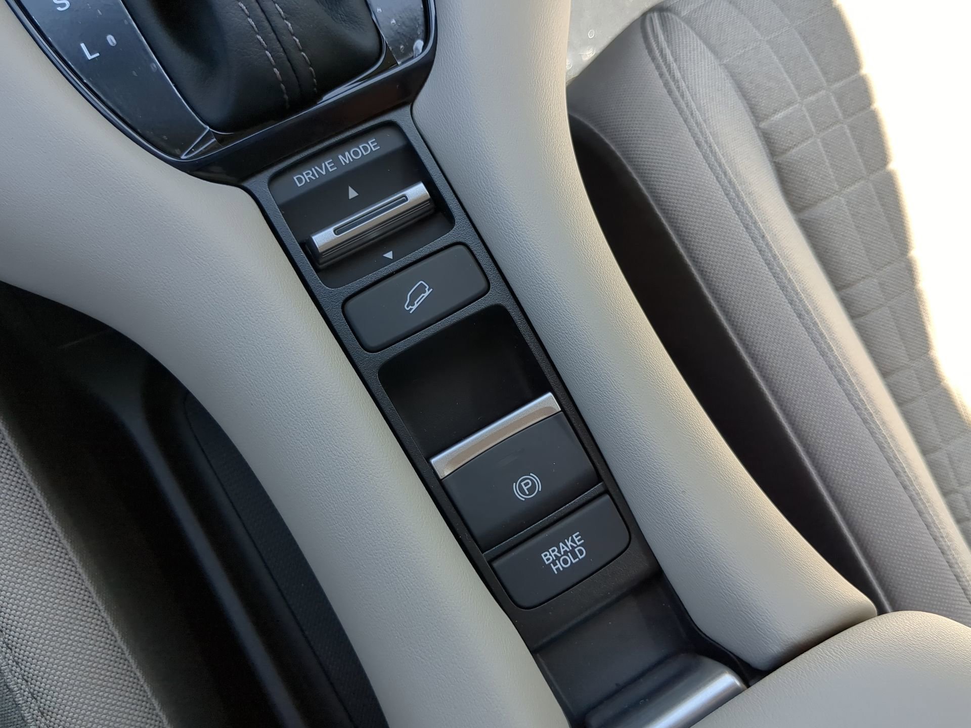 New 2027 Platinum White Pearl Honda LX image 25