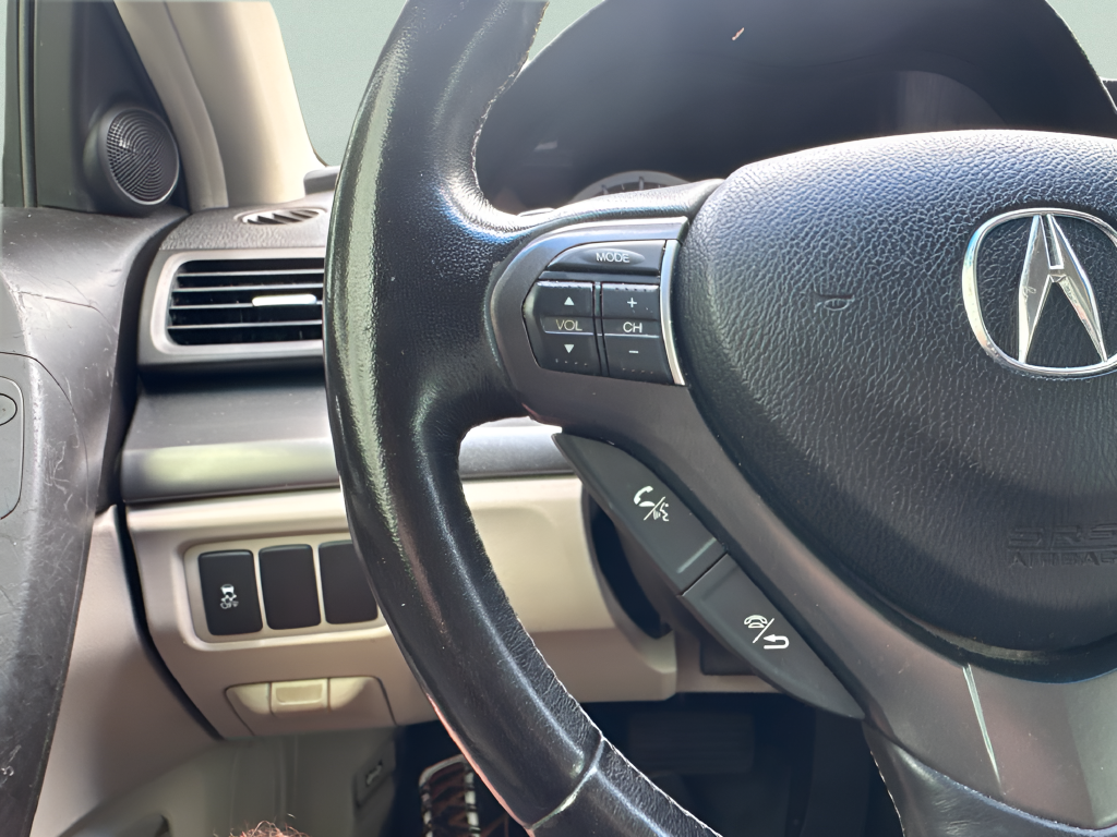 Used 2012 White Acura 2.4 image 12