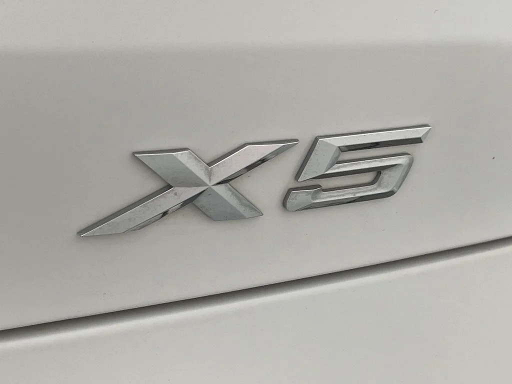 Used 2020 White BMW xDrive40i image 12