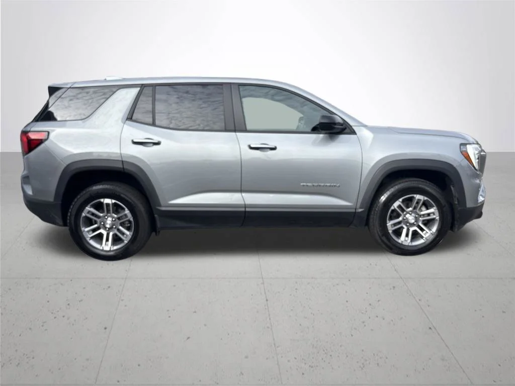 Used 2025 Silver GMC Elevation image 5
