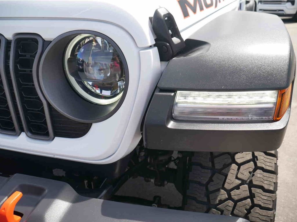 Certified Used 2026 White/off-white Jeep Mojave image 23