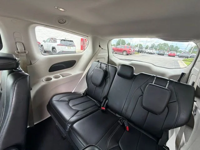 Used 2024 Black Chrysler Touring L image 17