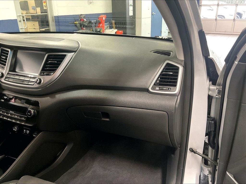 Used 2017 Silver Hyundai Limited image 13