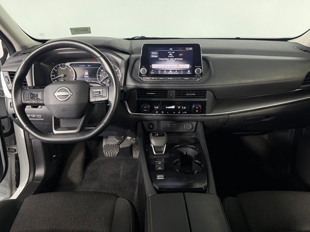 2025 Nissan Rogue SV - Photo 13