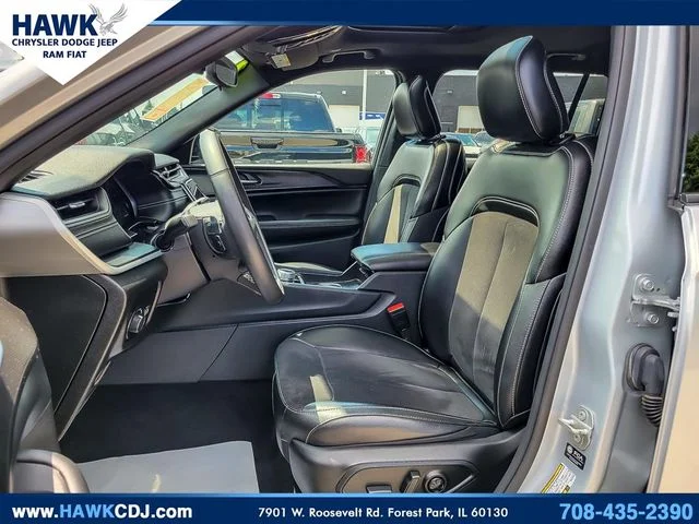 Used 2024 Silver Jeep Altitude X image 8