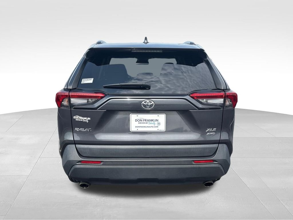 Used 2022 Gray Toyota XLE image 4