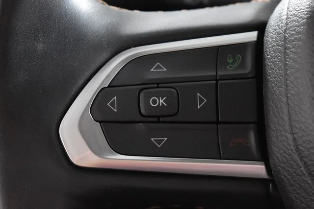 Used 2022 Gray Jeep Limited image 22