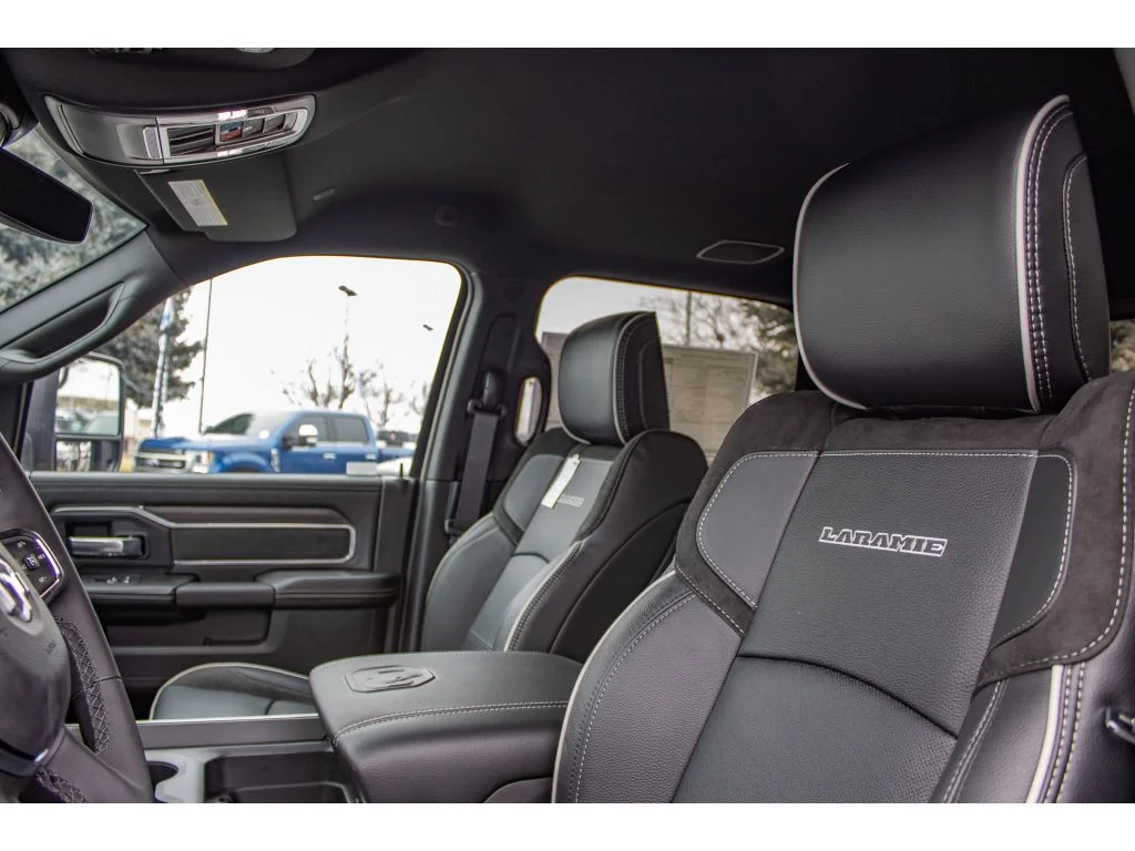 2026 RAM 3500 Laramie - Photo 14