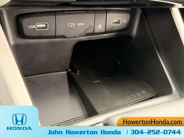 Used 2024 Black Hyundai SEL image 25