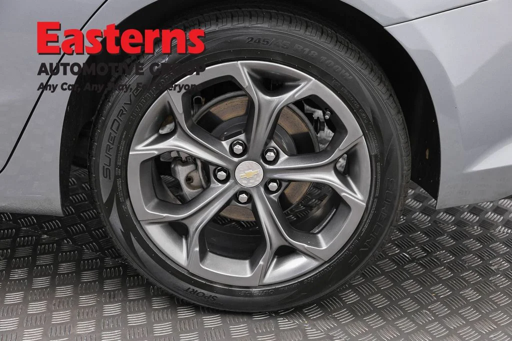Used 2023 Gray Chevrolet LT image 33