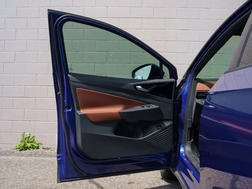 Used 2021 Blue Volkswagen Pro S image 15