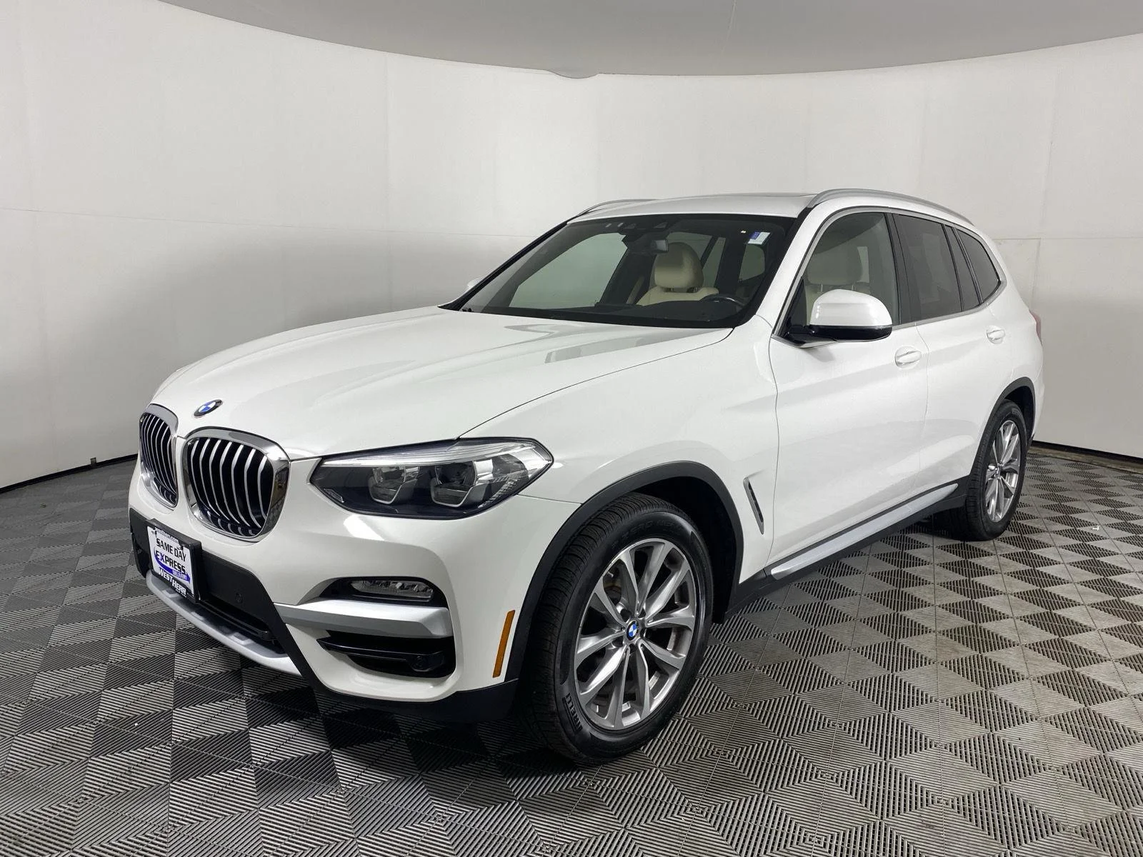 Used 2018 Alpine White BMW xDrive30i image 10