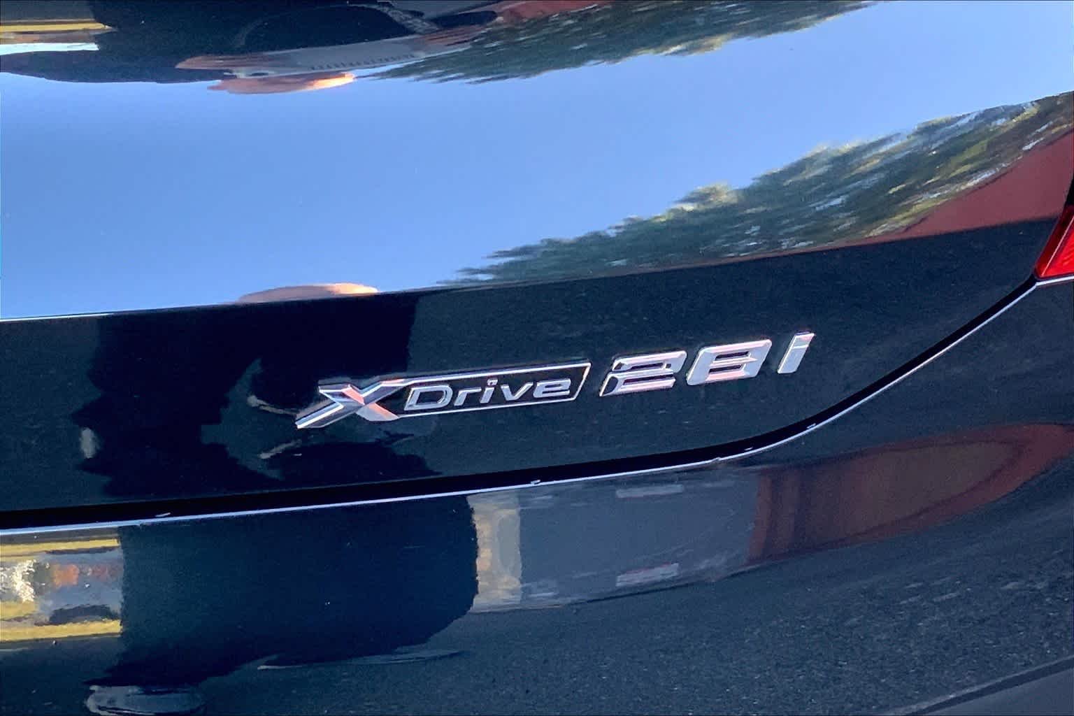Used 2019 Black Sapphire Metallic BMW xDrive28i image 31