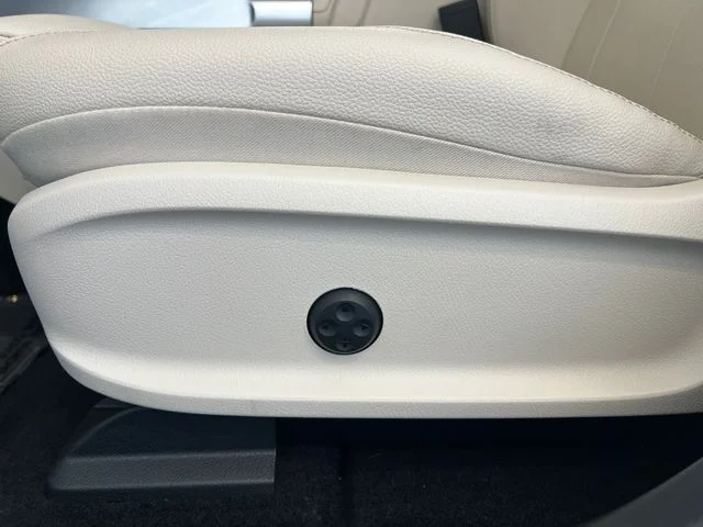 Used 2025 Polar White Mercedes-Benz 300 image 40