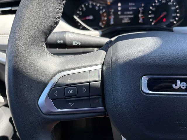 Used 2024 Silver Jeep Limited image 26