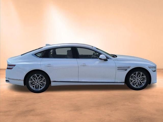 Used 2025 White Genesis 2.5T image 4