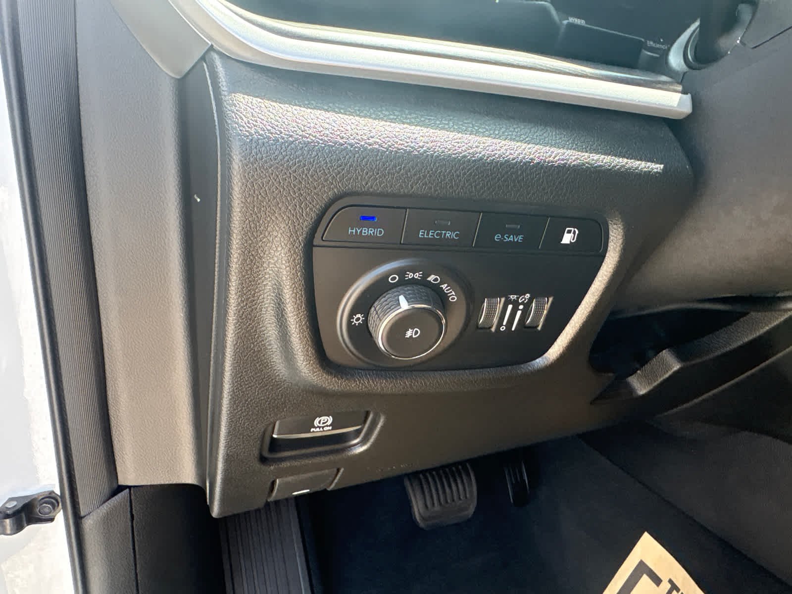 Used 2022 Bright White Clearcoat Jeep  image 21