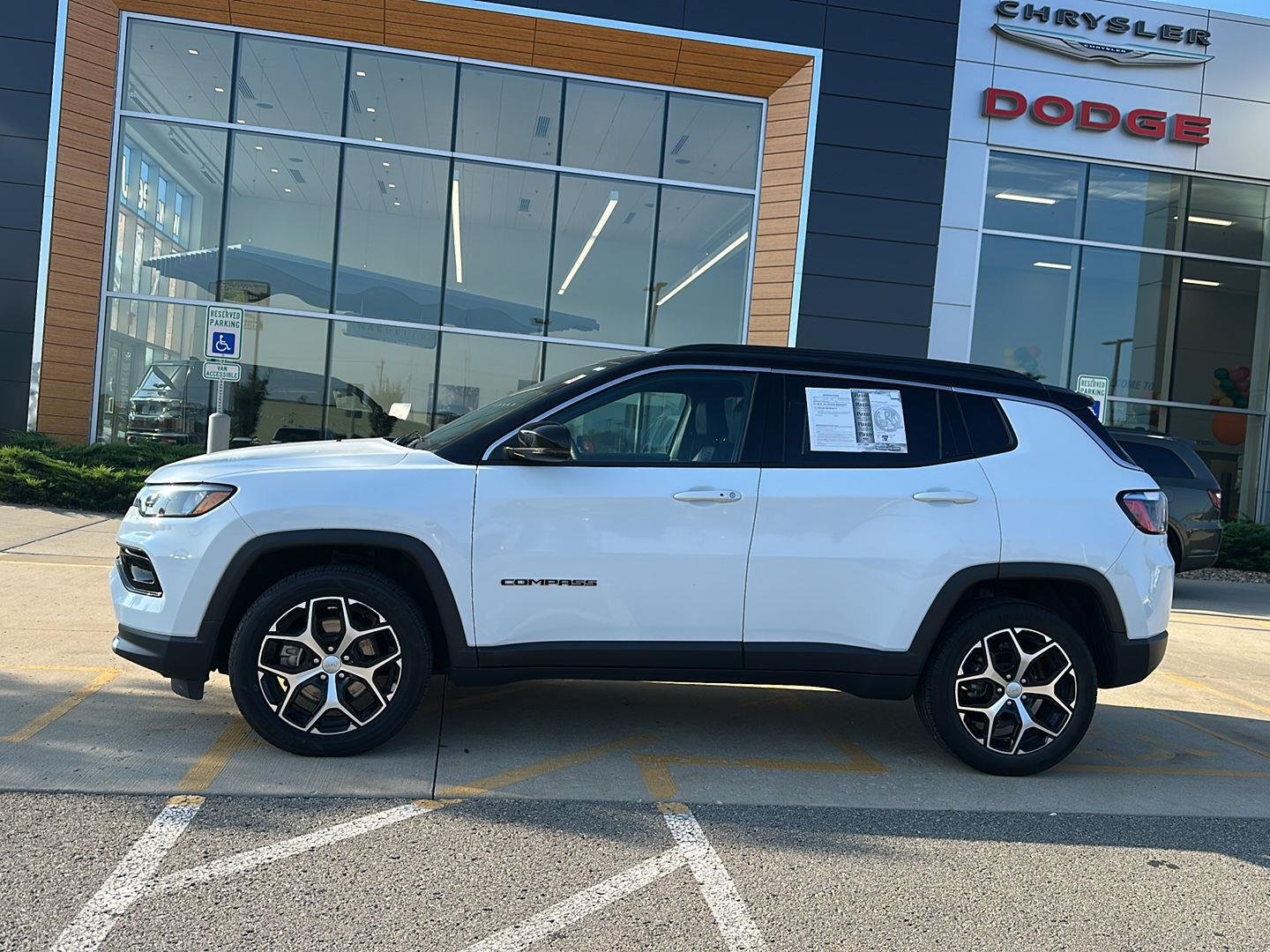 Used 2024 Jeep Compass Limited with VIN 3C4NJDCN1RT125560 for sale in Kansas City