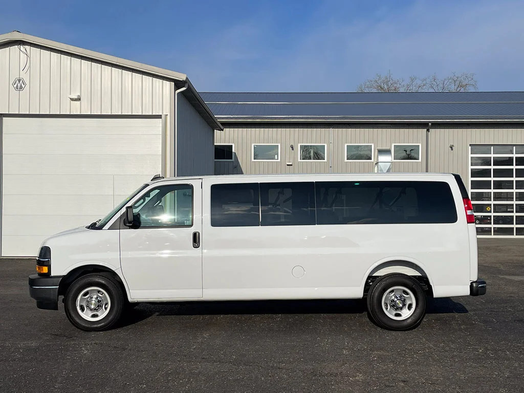 Used 2025 Summit White Chevrolet 1LT image 6