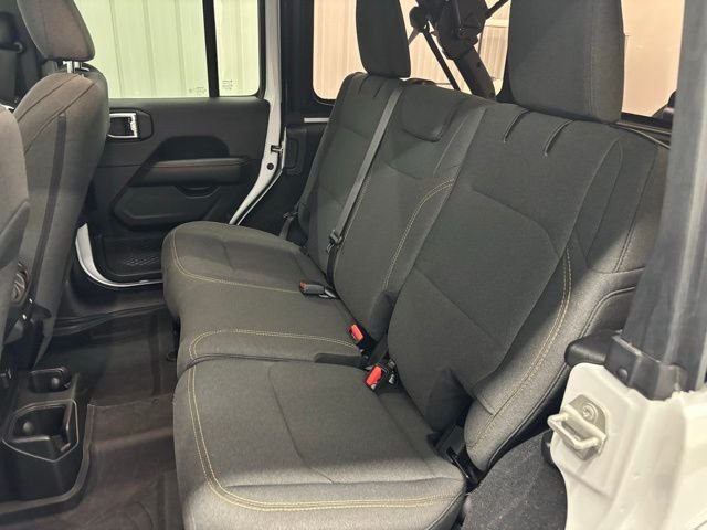 Used 2024 White Jeep Sahara image 9