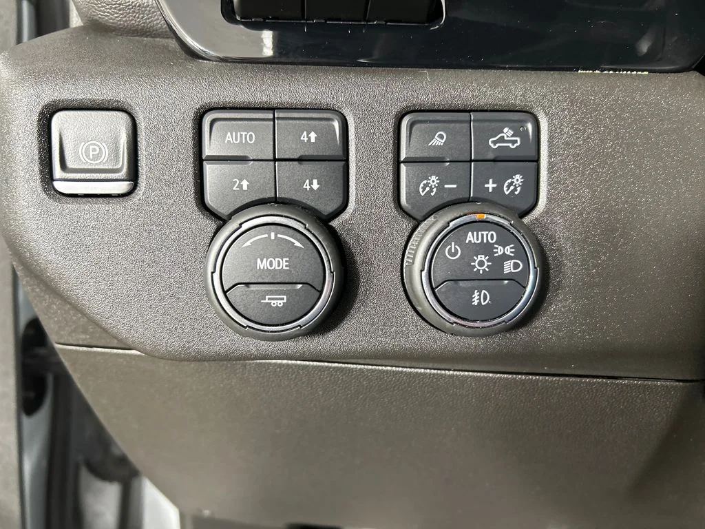 Used 2024 Gray Chevrolet ZR2 image 15