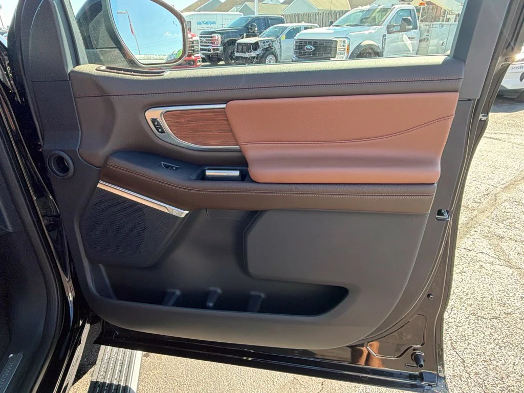 New 2027 Agate Black Metallic Ford MAX King Ranch® image 37