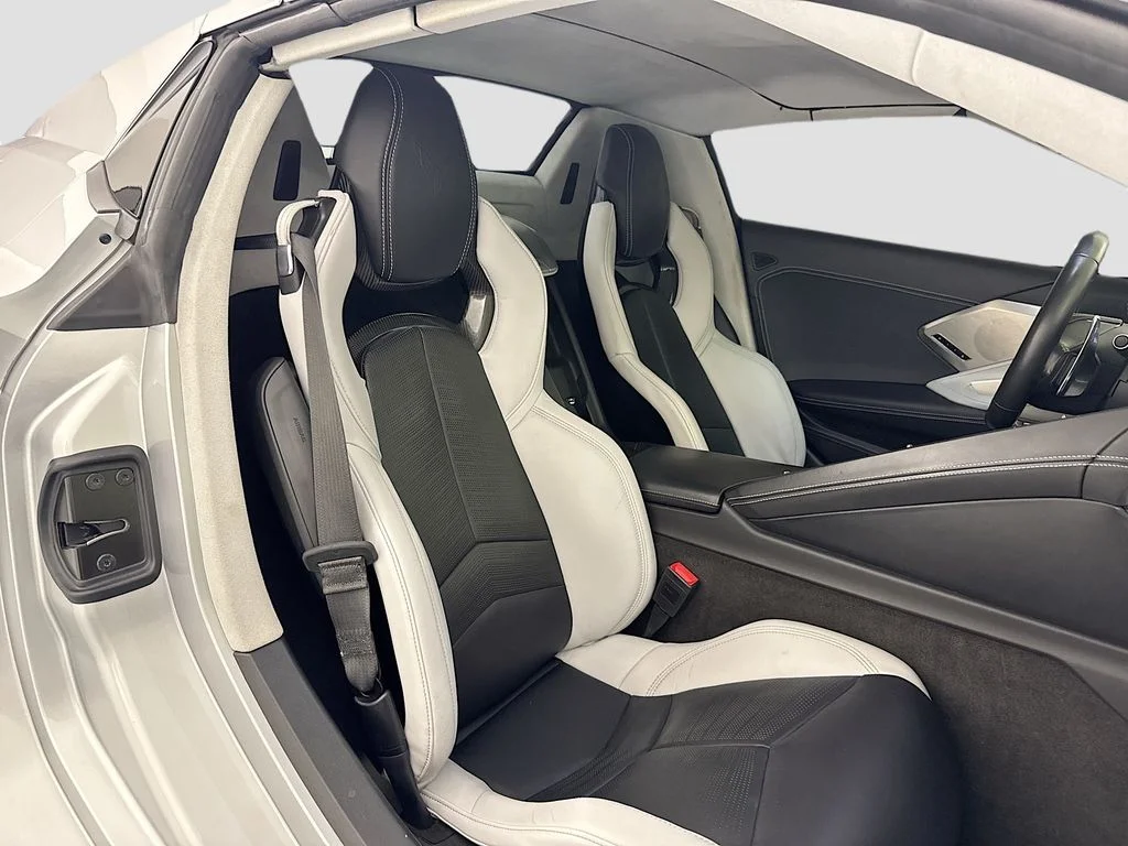 Used 2020 Silver Chevrolet Stingray image 28