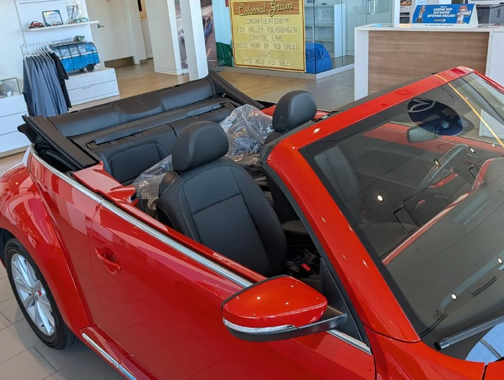 Used 2019 Orange Volkswagen 2.0T SE image 11