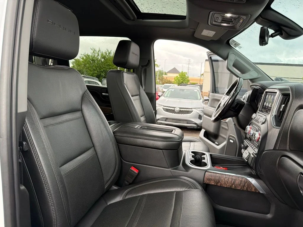 Used 2020 White GMC Denali image 23