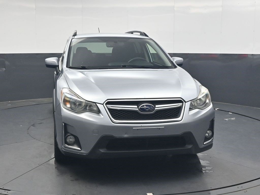 Used 2017 Ice Silver Metallic Subaru Premium image 9