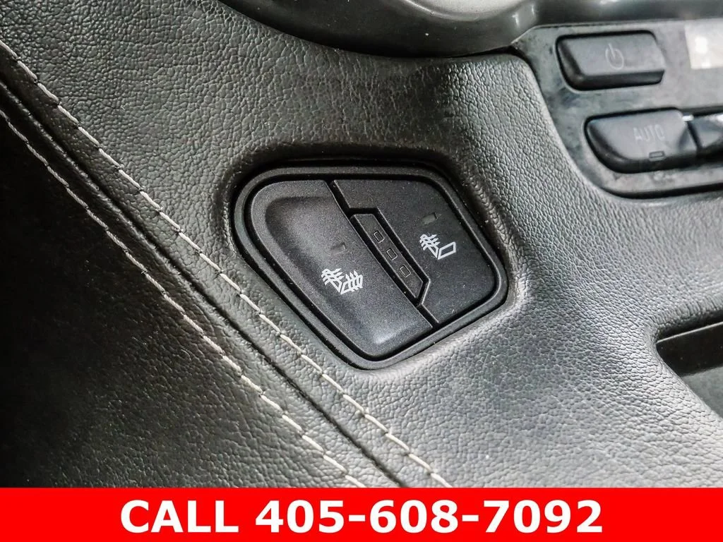 Used 2018 IRIDESCENT PEARL TRICOAT Chevrolet LT image 31
