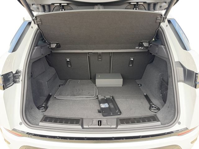 New 2026 Fuji White Land Rover Hoxton Edition image 18