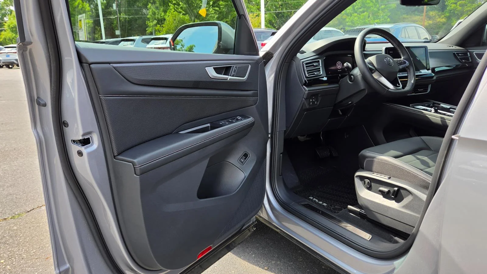 New 2026 silver mist metallic Volkswagen 2.0T SEL image 19