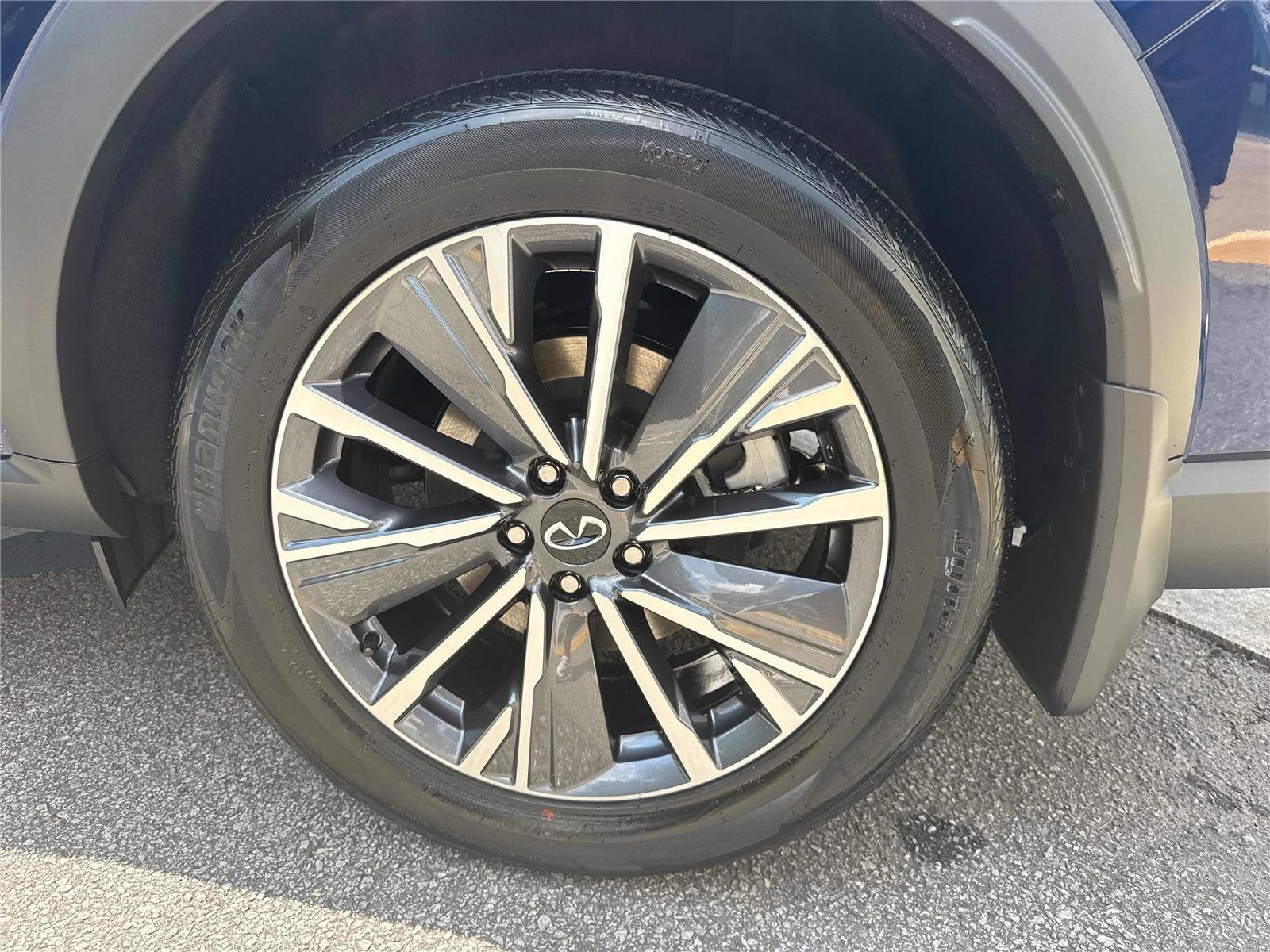 New 2027 GRAND BLUE INFINITI Luxe FWD image 32
