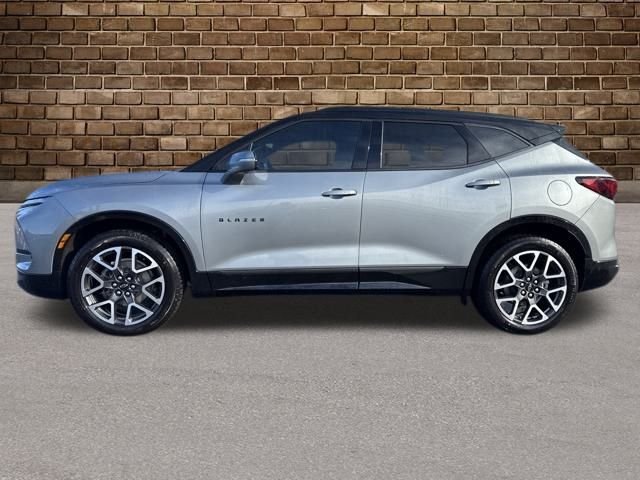 2024 Chevrolet Blazer RS photo 2