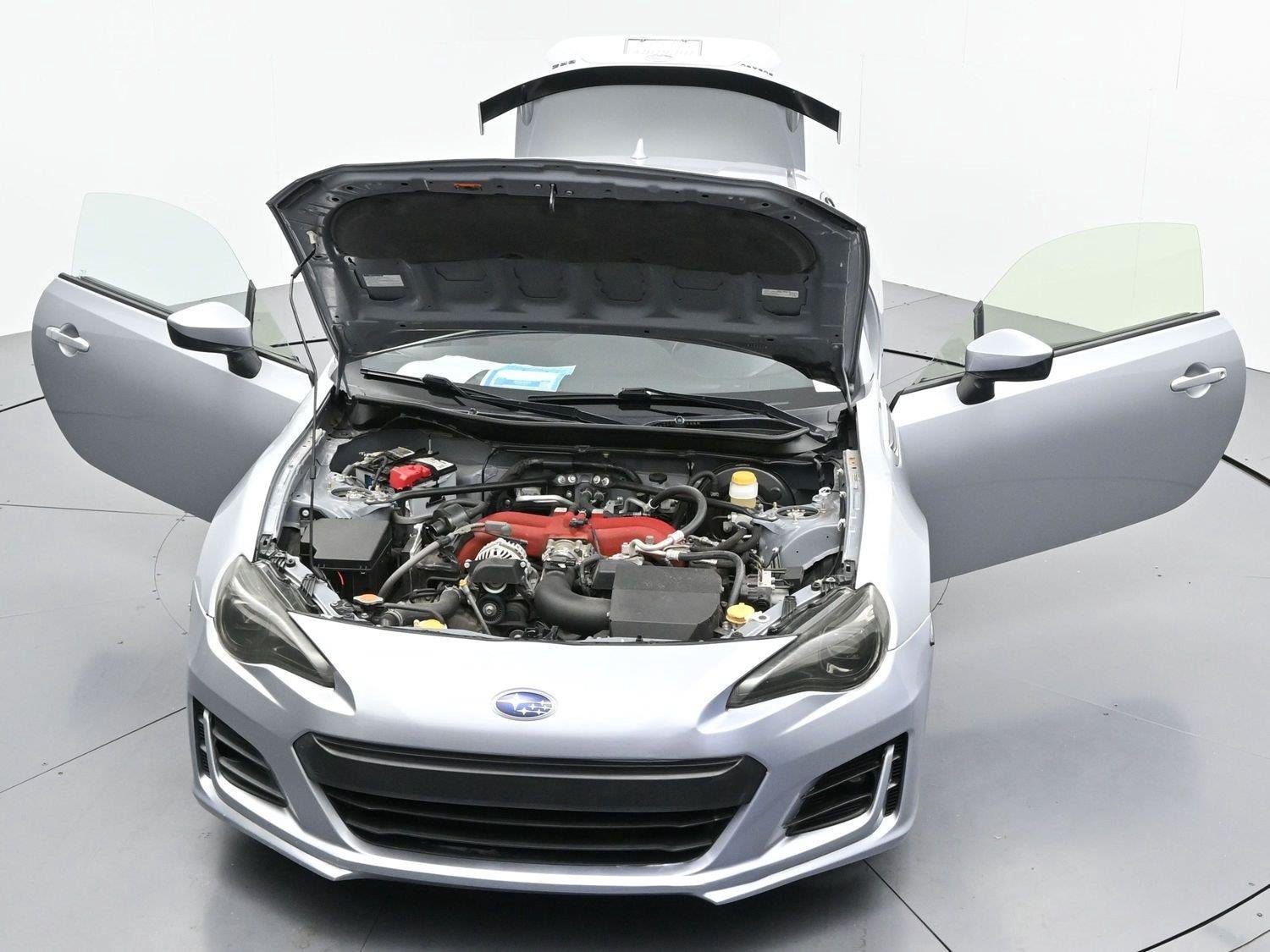 Used 2018  Subaru Premium image 34